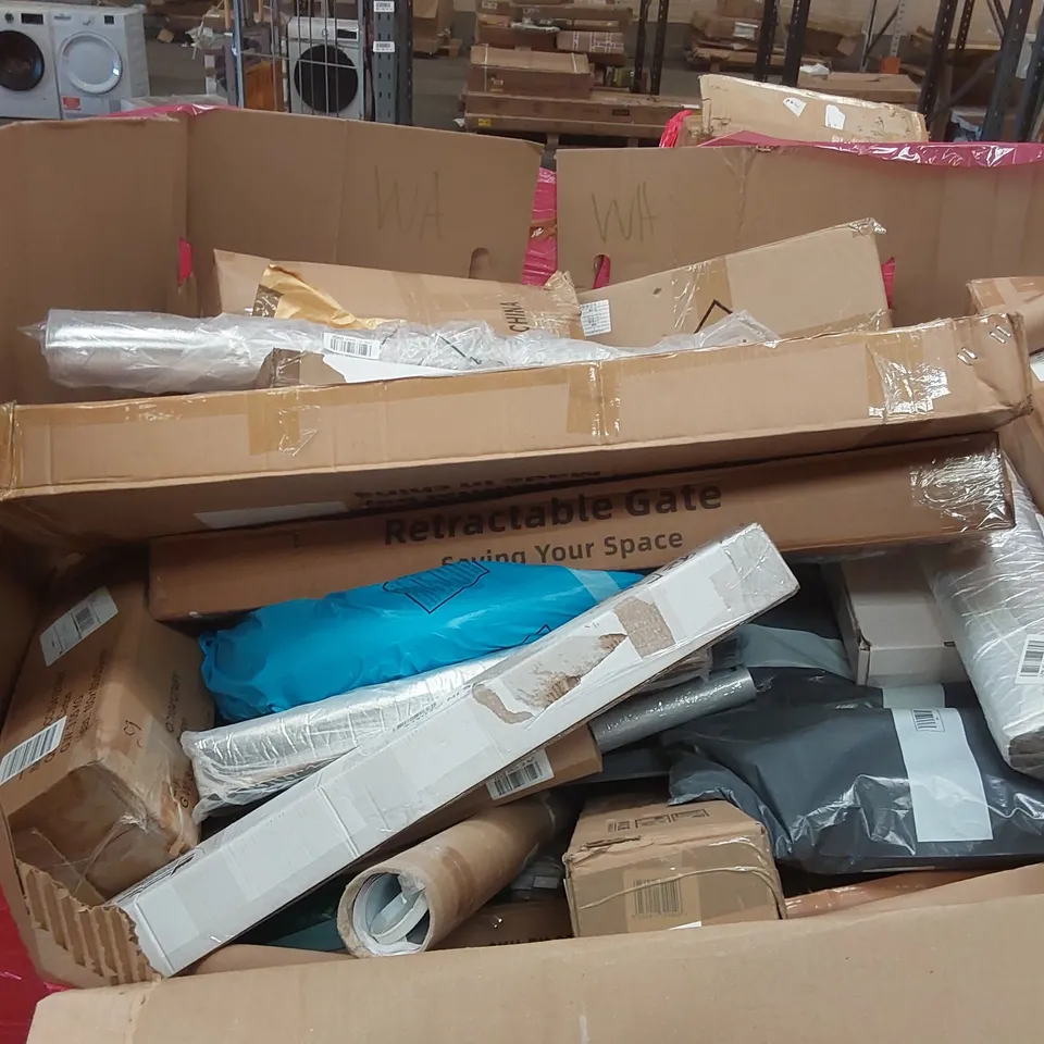 PALLET OF ASSORTED ITEMS INCLUDING: HEATED THROW, RETRACTABLE SAFETY GATES, 3M GAZEBO, BED RAIL, YONEX BADMINTON RACKET ECT