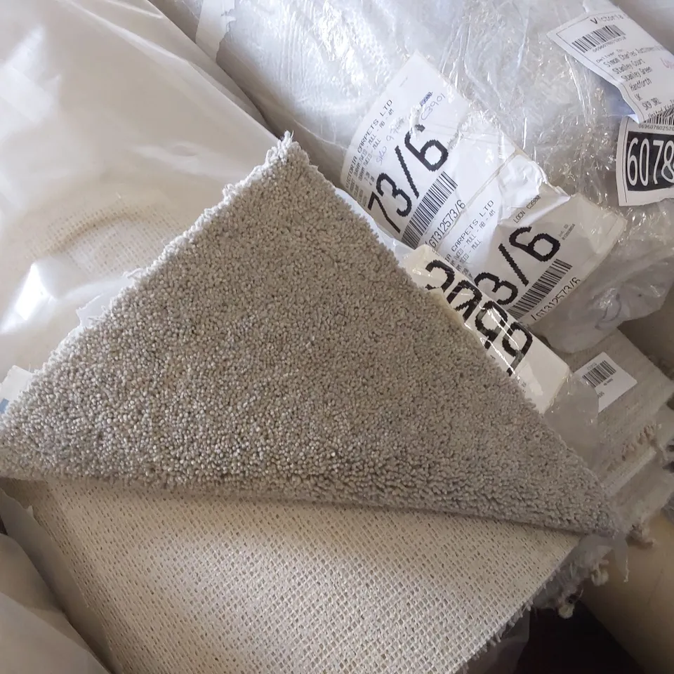 ROLL OF QUALITY DURHAM TWIST CREAMY GREY CARPET // APPROX: 4 x 6m