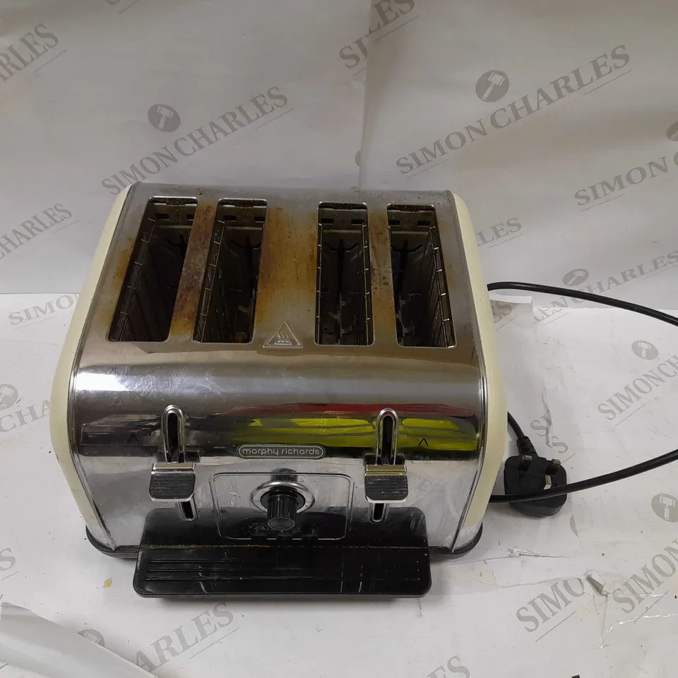 MORPHY RICHARDS TOASTER