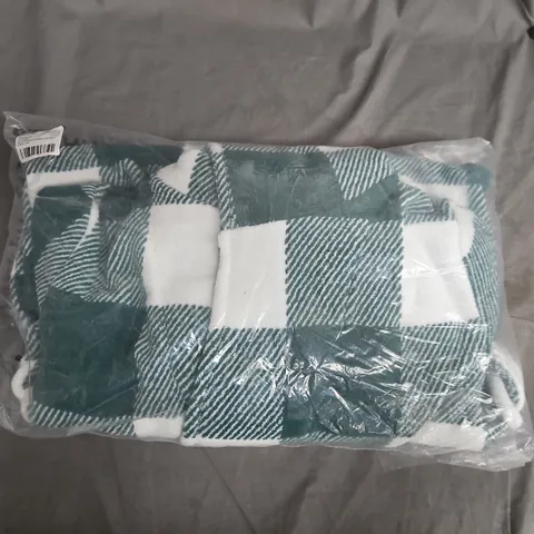 ASOS DESIGN MICROFLEECE MINI ROBE IN GINGHAM PRINT – UK SIZE S