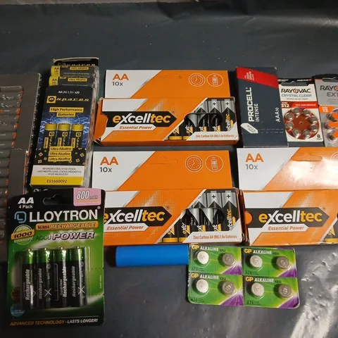 LOT OF ASSORTED BATTERIES TO INCLUDE EXCELLTEC, RAYOVAC AND LLOYTRON