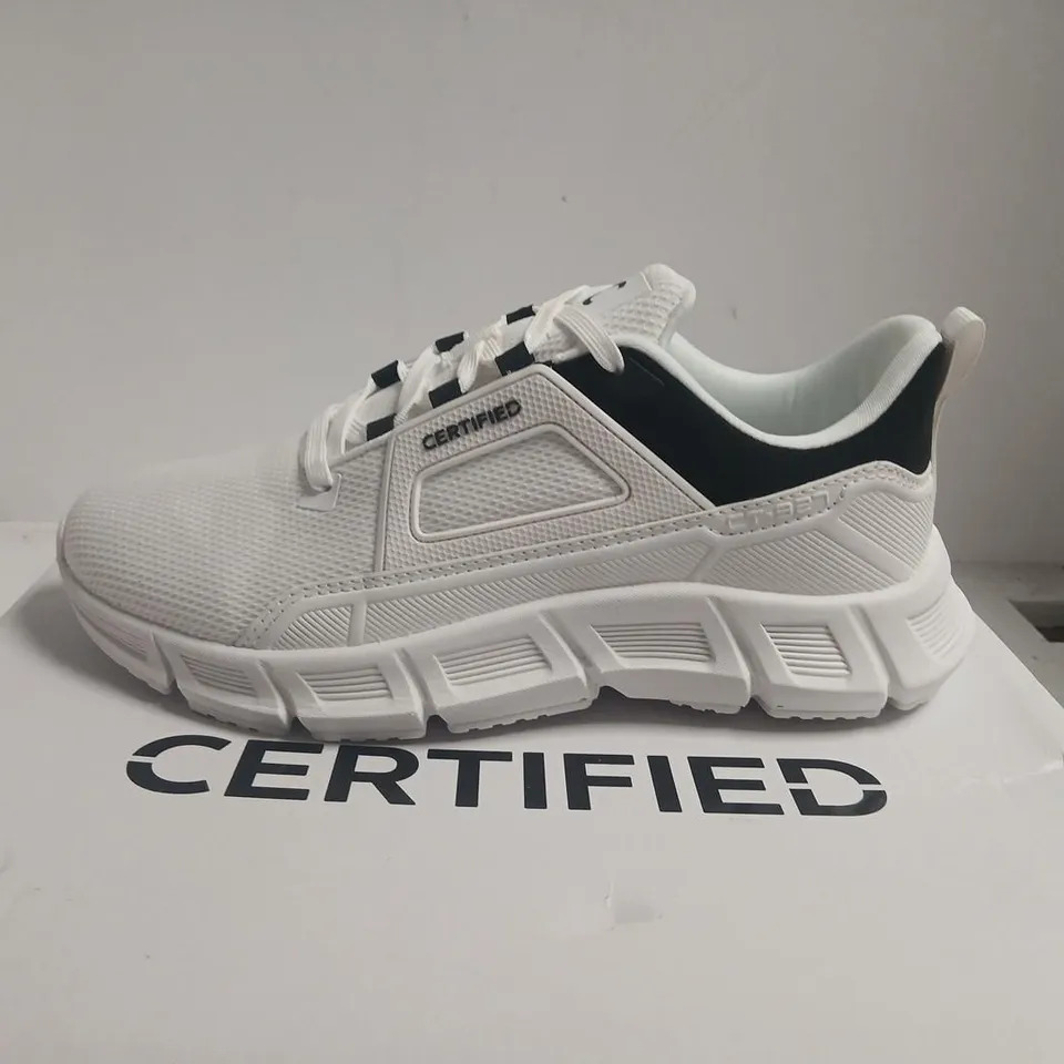 CERTIFIED CT-927 RUNNER SHOES – WHITE/BLACK, UK 7