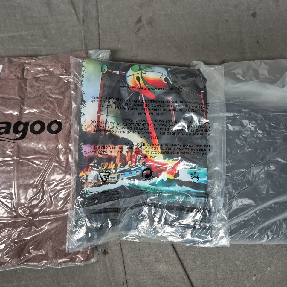BOX OF APPROXIMATELY 20 ASSORTED CLOTHING AND FASHION PRODUCTS IN VARIOUS STYLES AND SIZES - COLLECTION ONLY
