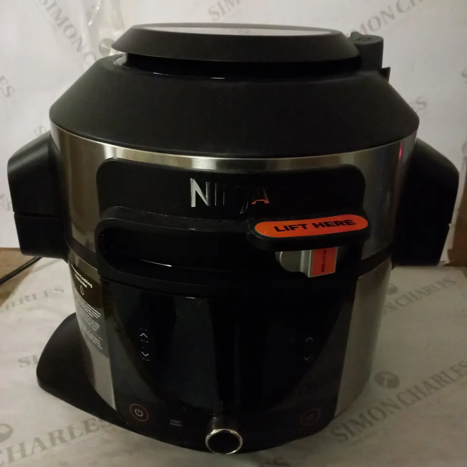 NINJA FOODI SMARTLID MULTI-COOKER