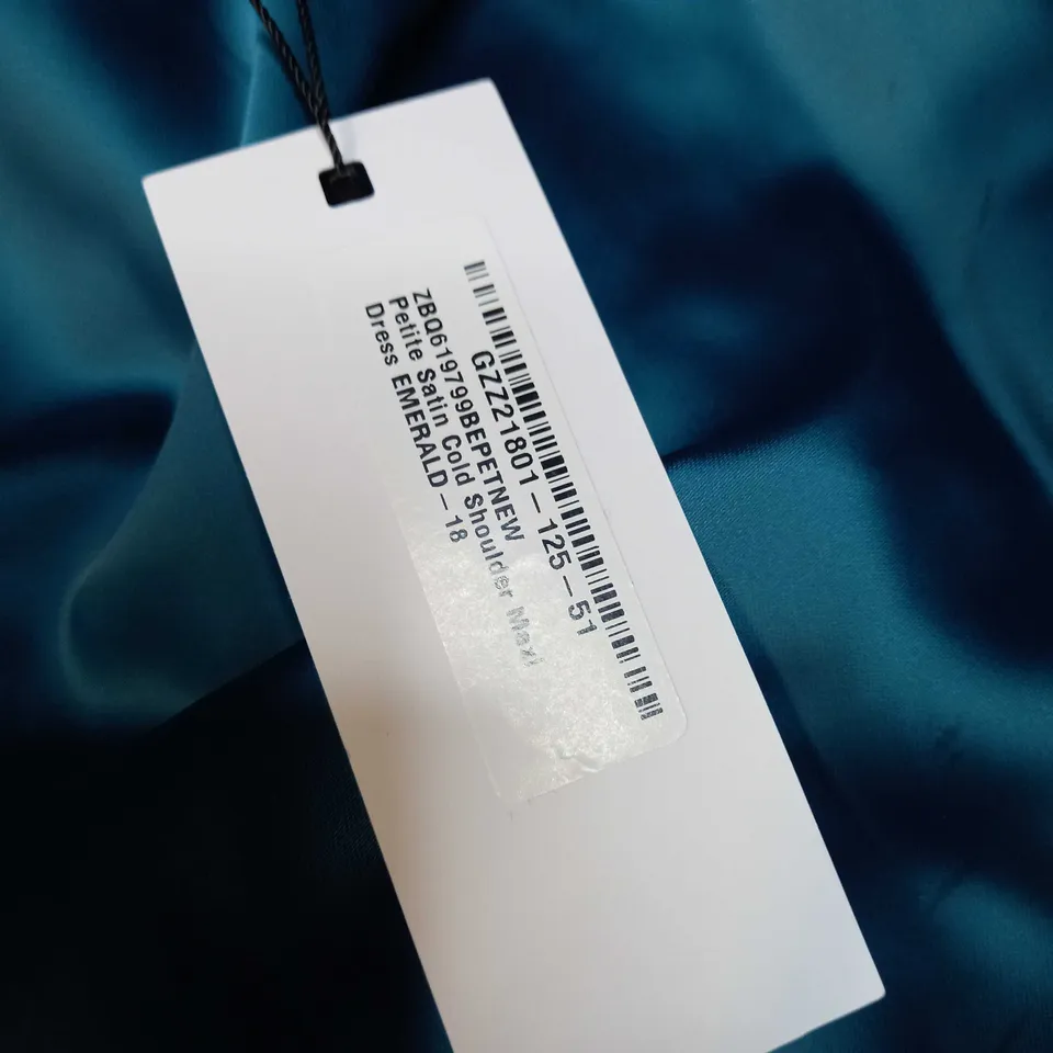 BOOHOO EMERALD SATIN COD SHOULDER MAXI DRESS - SIZE 18 PETITE