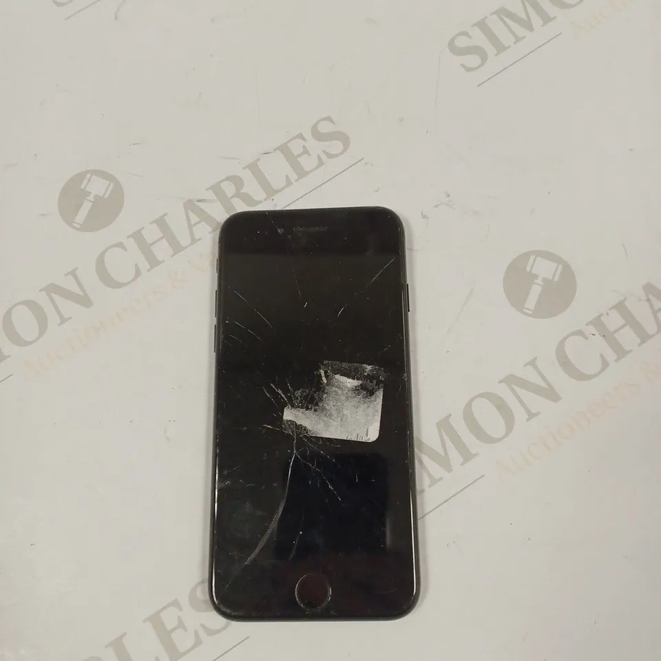 APPLE IPHONE 7 (A1778) SMARTPHONE