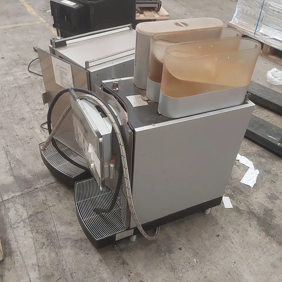 FRANKE COMMERCIAL COFFEE MACHINE WITH MILK CHILLER (2 ITEMS)