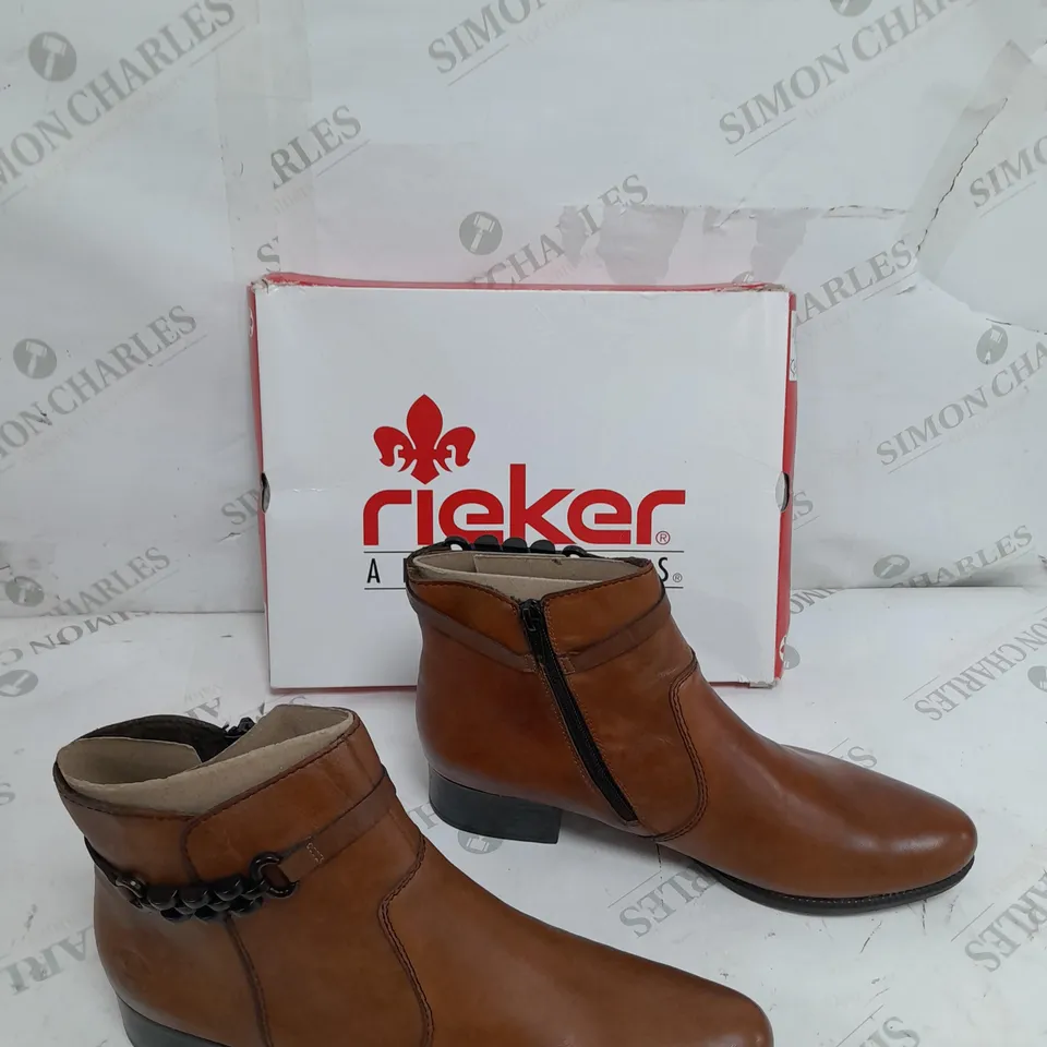 BOXED PAIR OF RIEKER LEATHER CHAIN DETAIL ANKLE BOOTS IN TAN SIZE 8