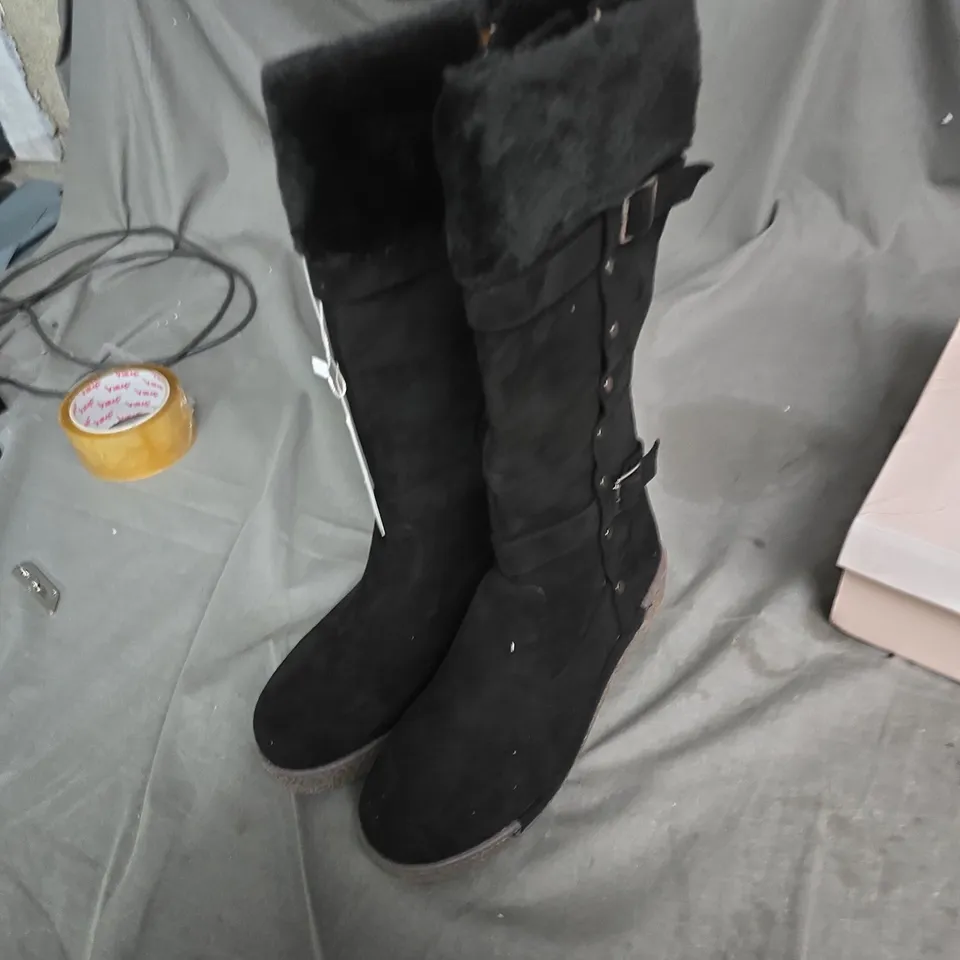 LA MAREY WOMEN'S BOOTS – BLACK SUEDE WITH FUR TRIM, UK SIZE 6