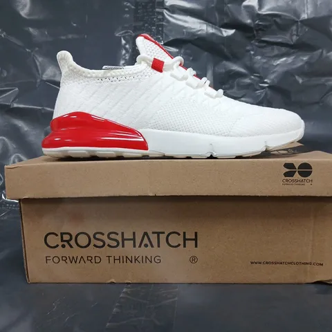 BOXED PAIR OF CROSSHATCH KIDS SHOES IN WHITE/RED SIZE UK 3