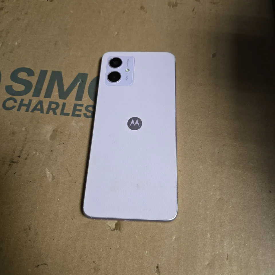 MOTOROLA SMARTPHONE – SCREEN CRACKED 