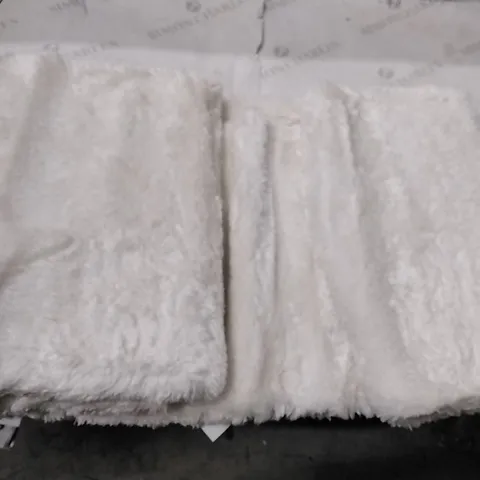 BOXED SOLID MACHINE WOMEN / POWER LOOMED OFF-WHITE RUG - 4 x 6'