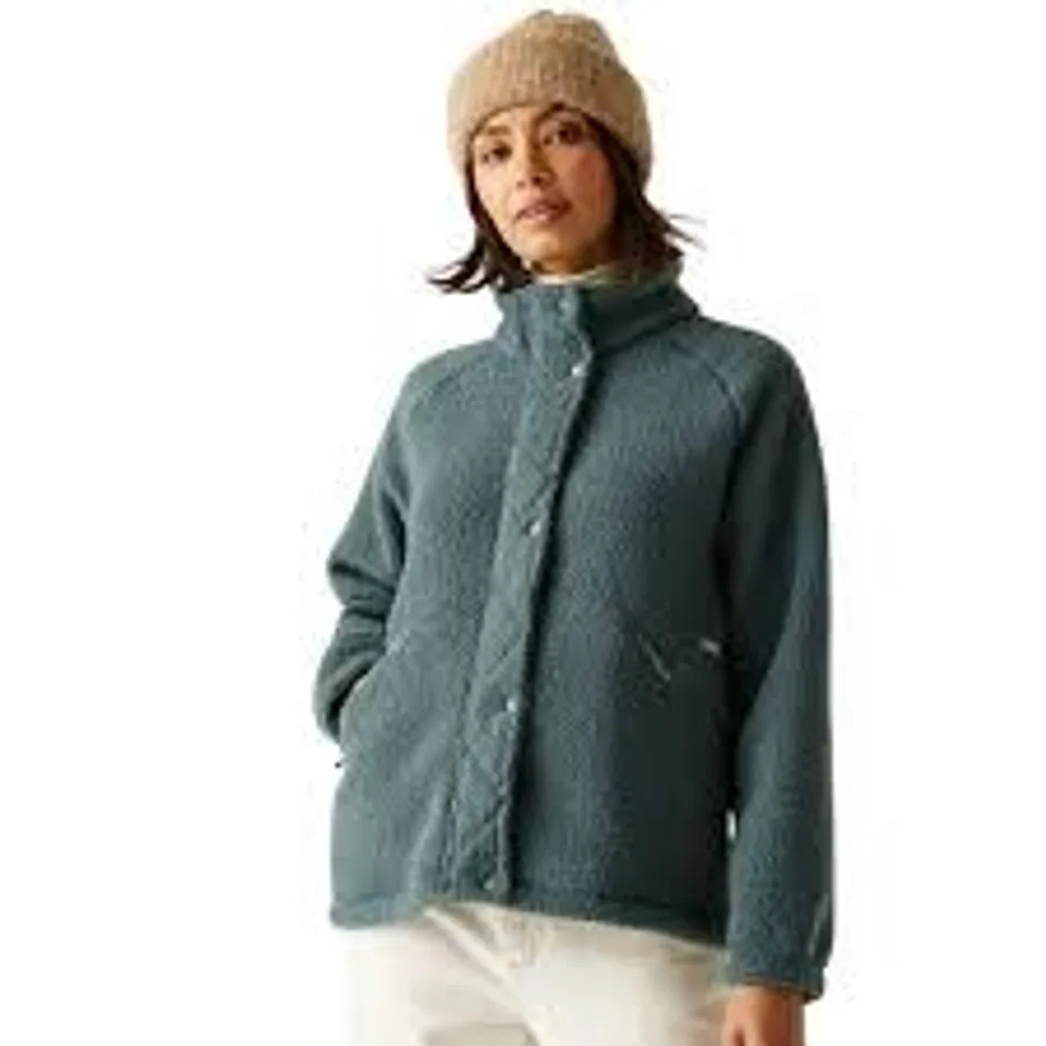 BRAND NEW REGATTA EMILICA BORG FLEECE IN SPRUCE GREEN - UK 16