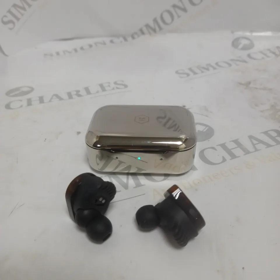 BOXED MASTER & DYNAMIC MW07 TRUE WIRELESS EARPHONES 