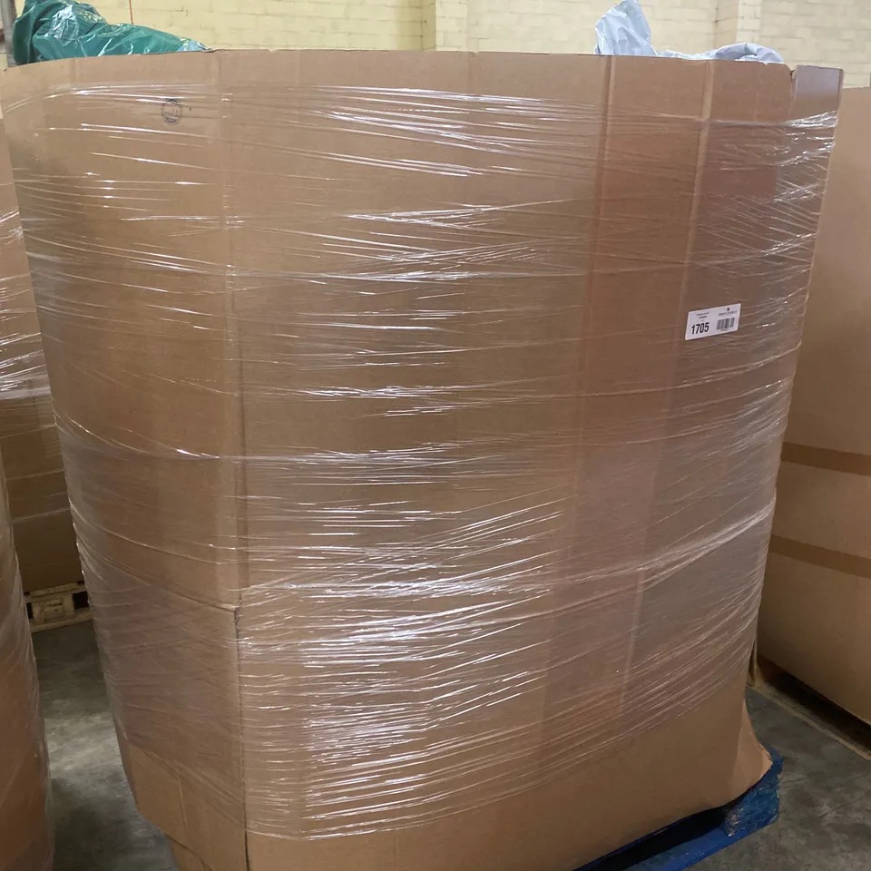 PALLET TO CONTAIN A LARGE ASSORTMENT OF PILLOWS AND CUSHIONS // BRANDS MAY VARY
