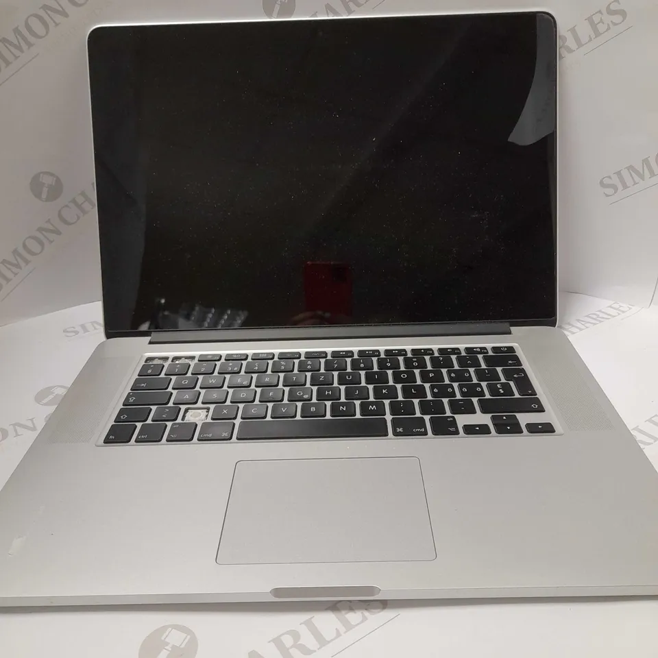 APPLE MACBOOK PRO - A1398