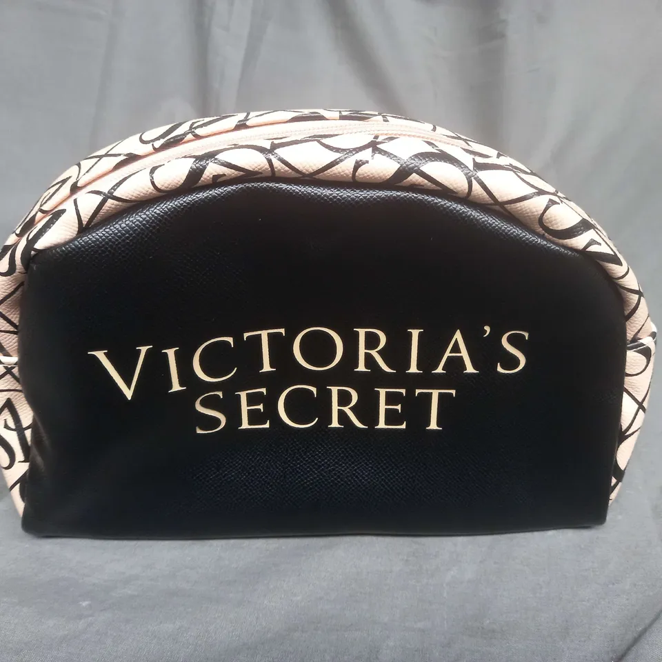 VICTORIAS SECRET MAKE UP BAG