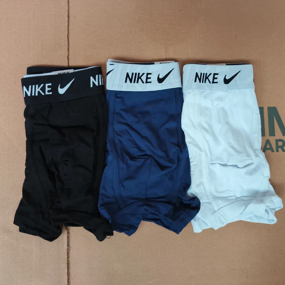 NIKE SET OF 3 BOXER BRIEFS IN BLACK/NAVY/WHITE SIZE LARGE