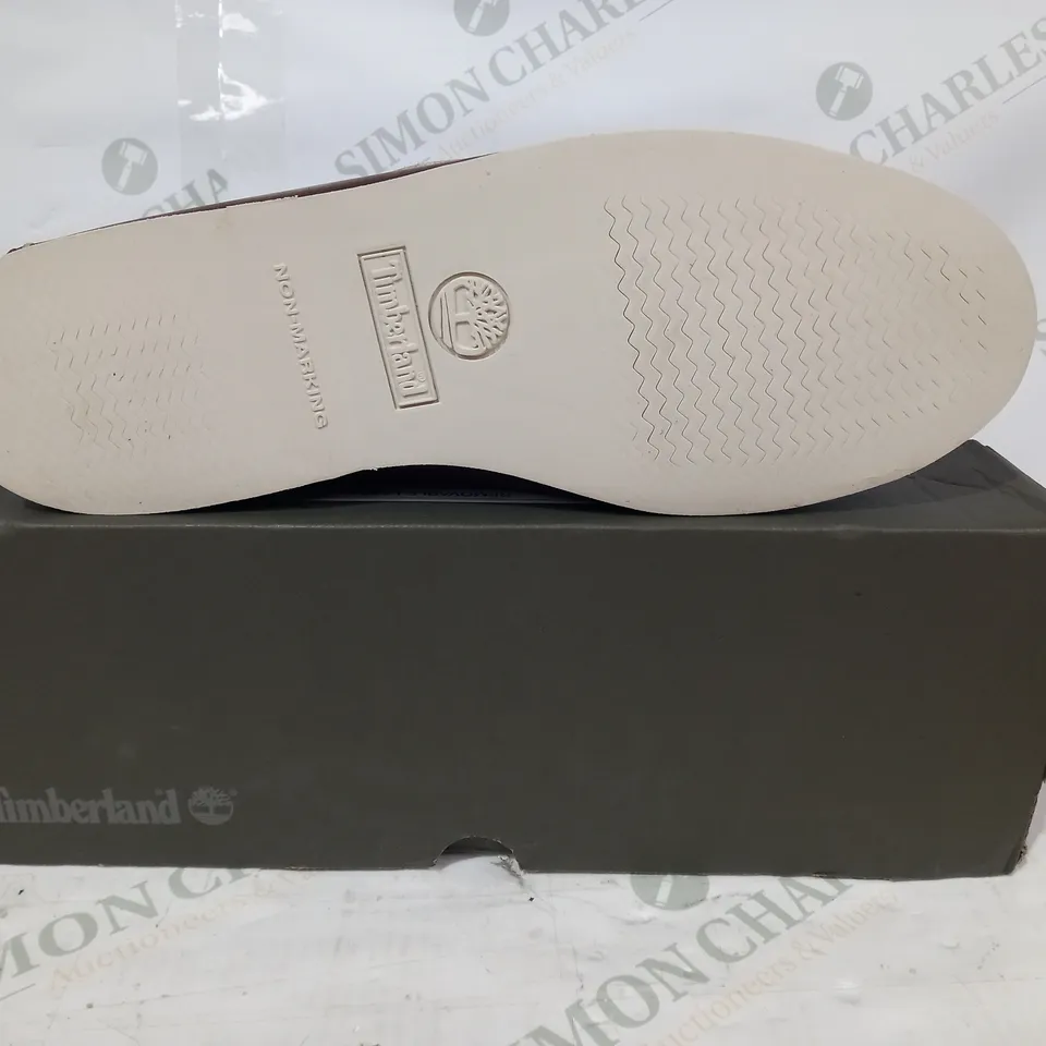 BOXED PAIR OF TIMBERLAND CLASSIC BOAT SHOES IN BROWN UK SIZE 11.5