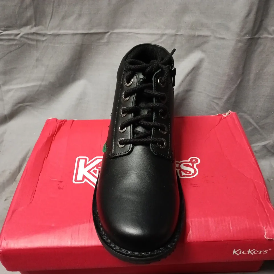 KICKERS BLACK LEATHER BOOTS – MEN'S SIZE 39 BOXED