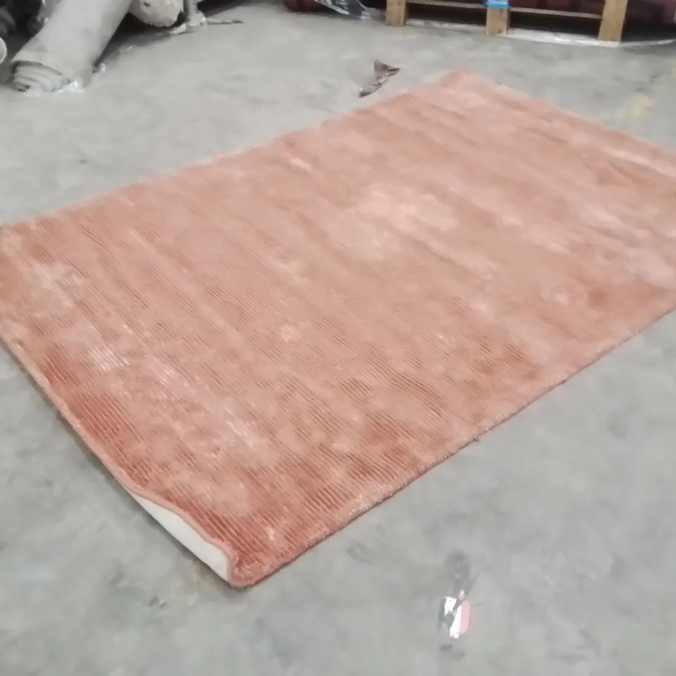 QUALITY DESIGNER AREA RUG - APPROXIMATELY 230X160CM