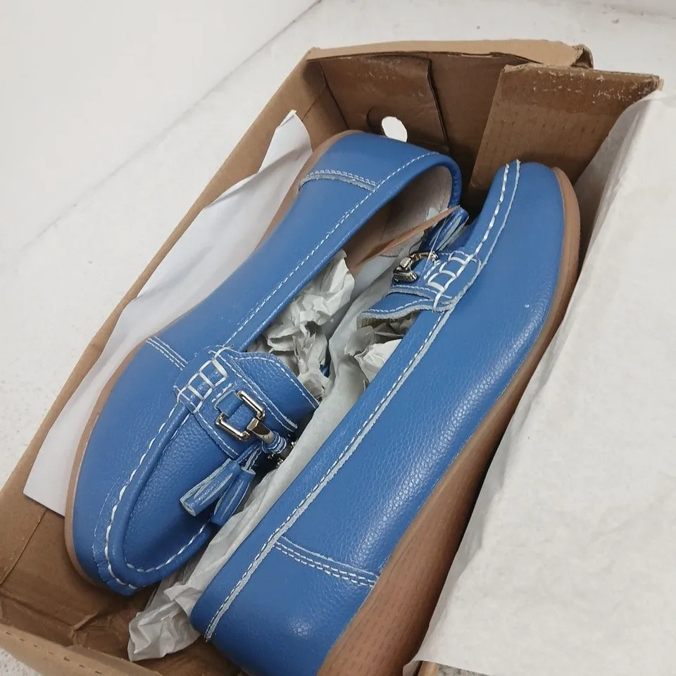 JO&JOE BLUE LEATHER LOAFERS WITH TASSEL – UK 4