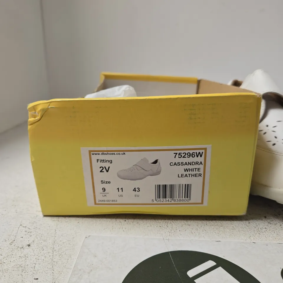 DBS CASSANDRA WHITE LEATHER SHOES – UK 9