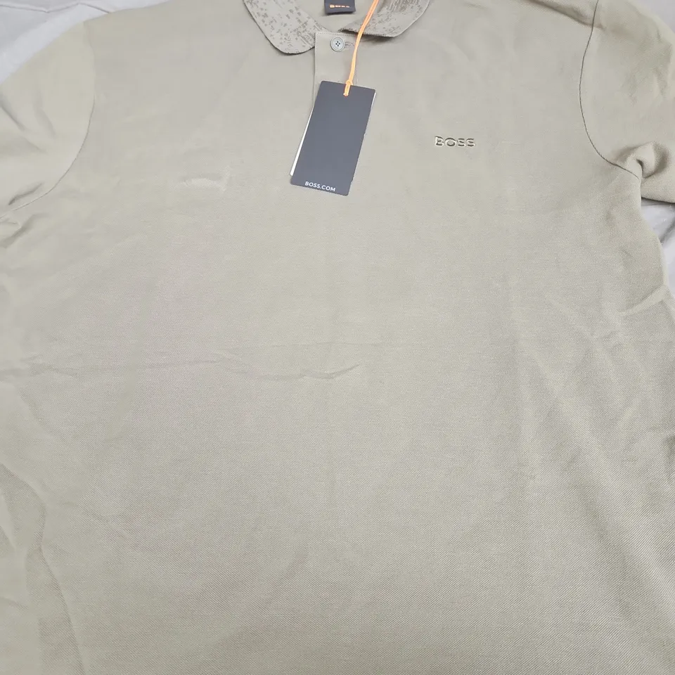 HUGO BOSS POLO SHIRT – SIZE SMALL