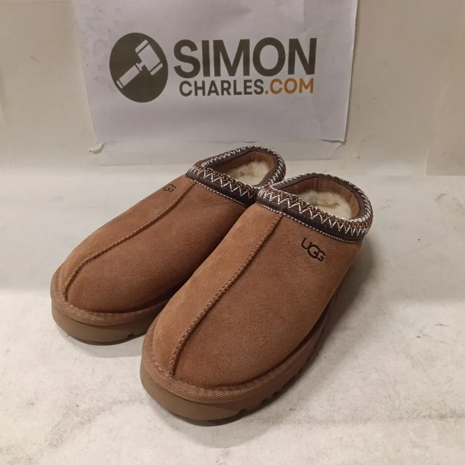 UGG WOMEN'S SUEDE SLIPPERS WITH SHEARLING TRIM – UK 7