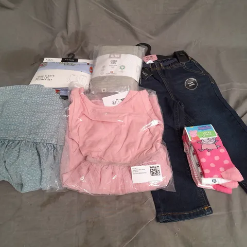 BOX OF APPROXIMATELY 30 ASSORTED KIDS CLOTHING ITEMS TO INCUDE - PYJAMAS, SOCKS, DRESSES, ETC