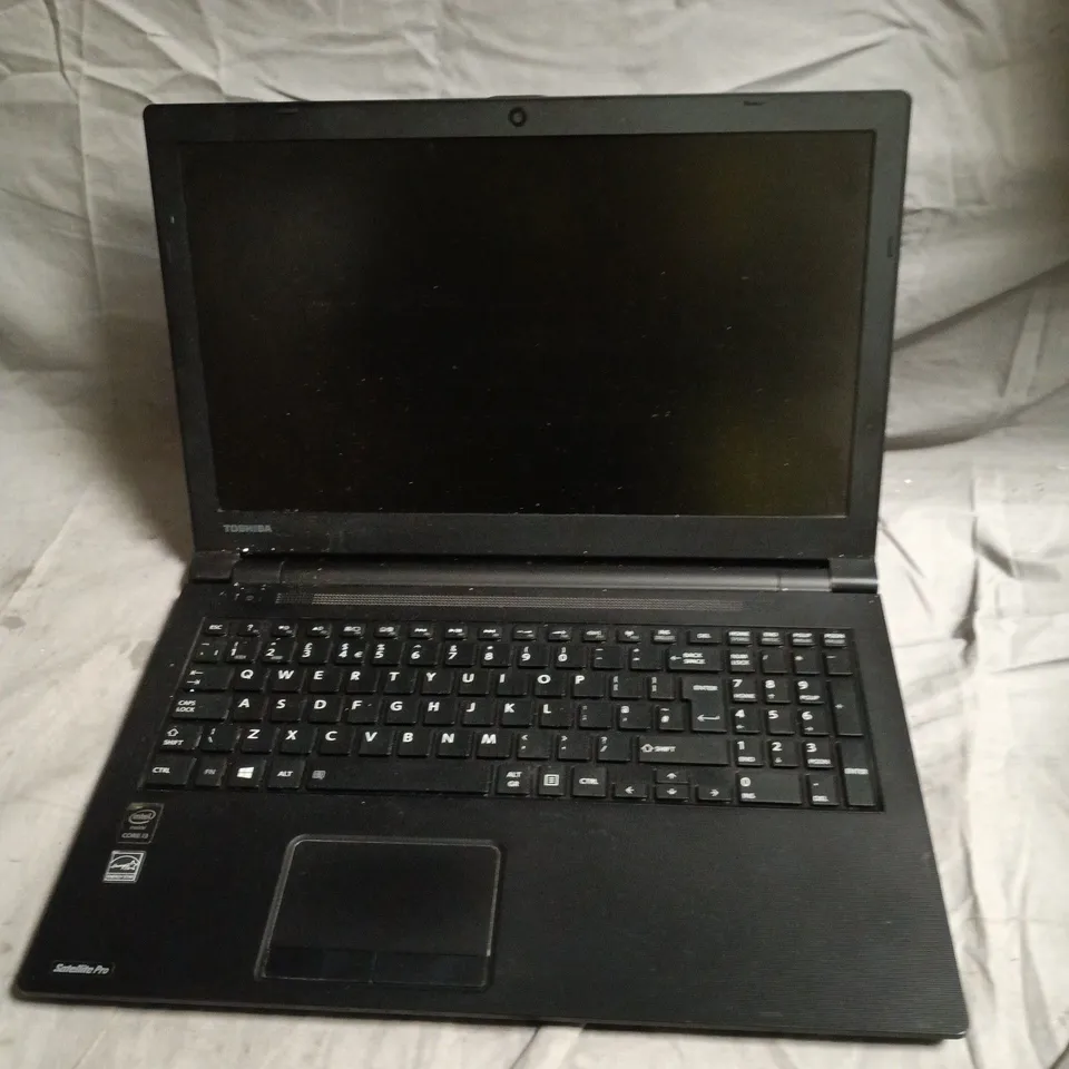 TOSHIBA SATELLITE PRO R50-B LAPTOP