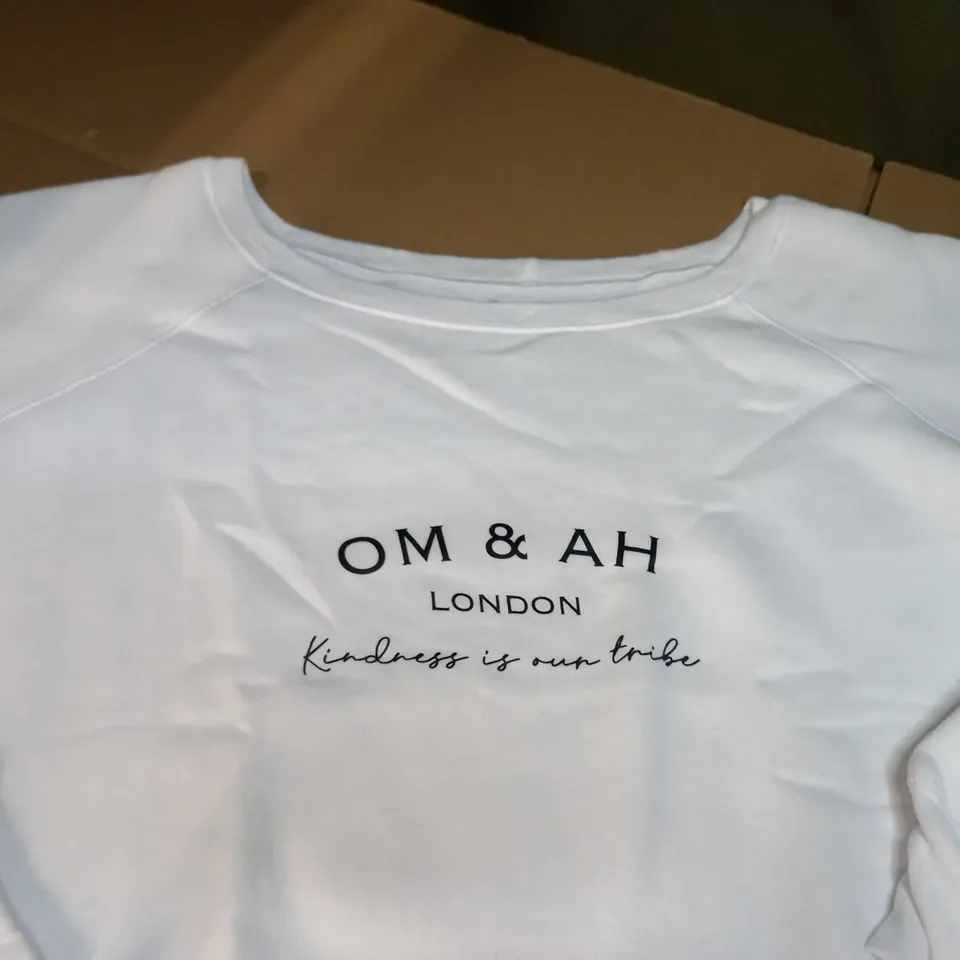 OM & AH WHITE SLOGAN COMFY SWEATER - XL