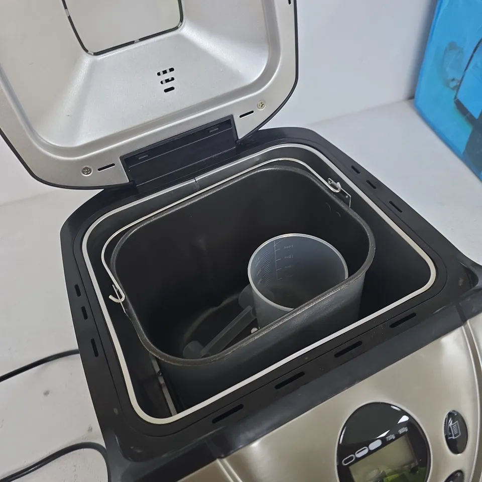 SILVERCREST BREAD MAKER
