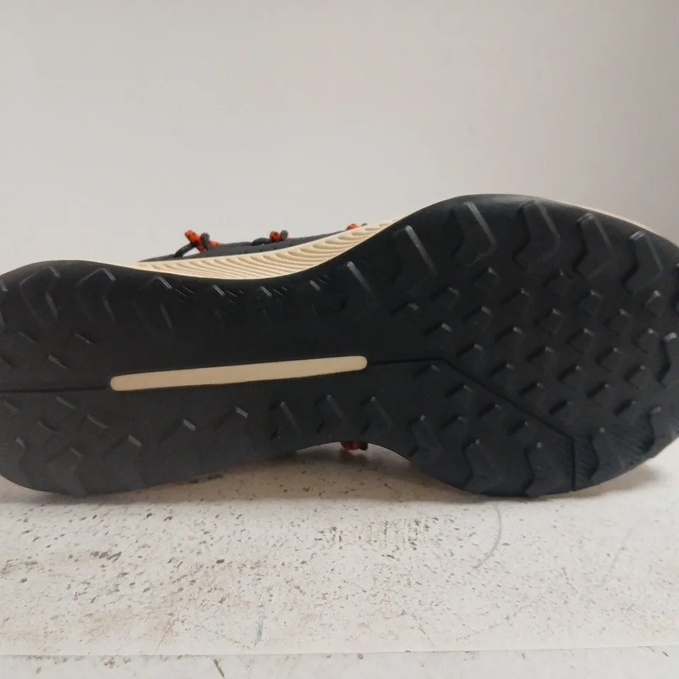 ADIDAS TERREX HIKING SHOES – SIZE 10