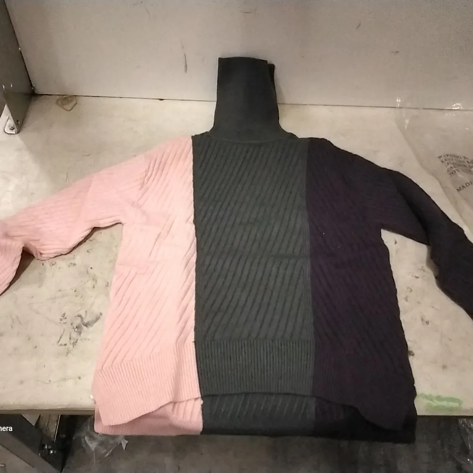 BOX OF APPROXIMATELY 8 BADGLEY MISCHKA PURPLE/GREY/PINK TURTLE NECK S