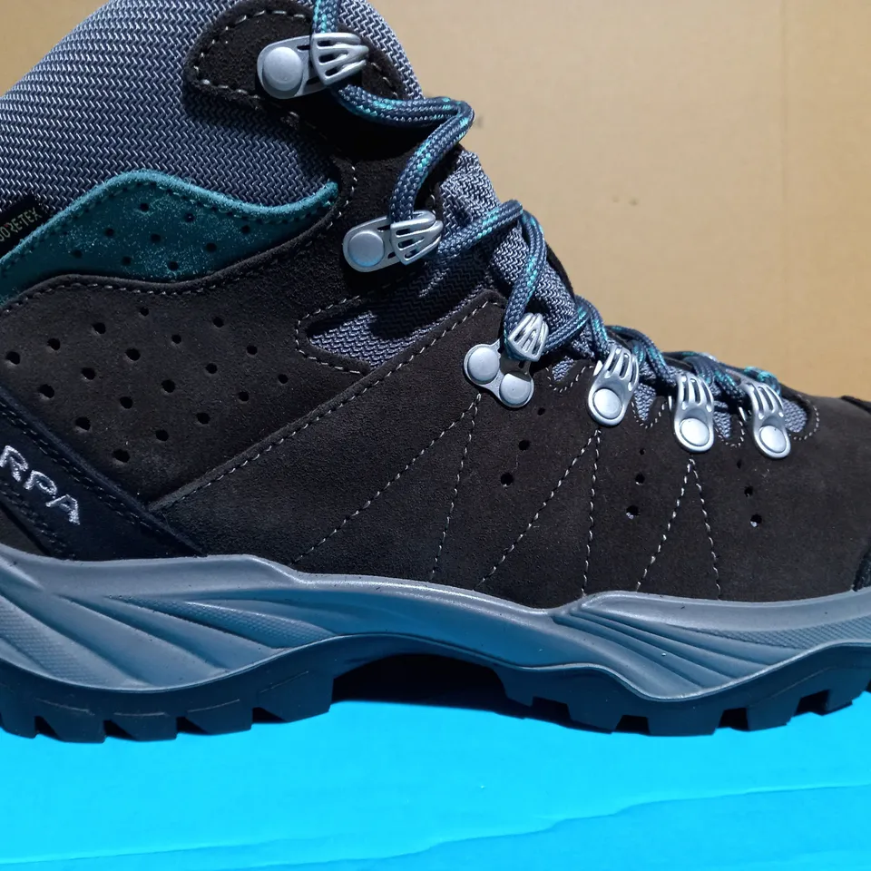 SCARPA WOMENS MISTRAL GTX WALKING BOOTS - SIZE 5.5