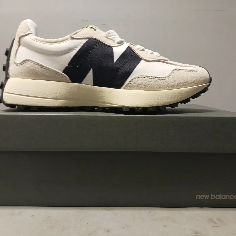 BOXED PAIR OF NEW BALANCE 327 SHOES IN WHITE/BLACK UK SIZE 6