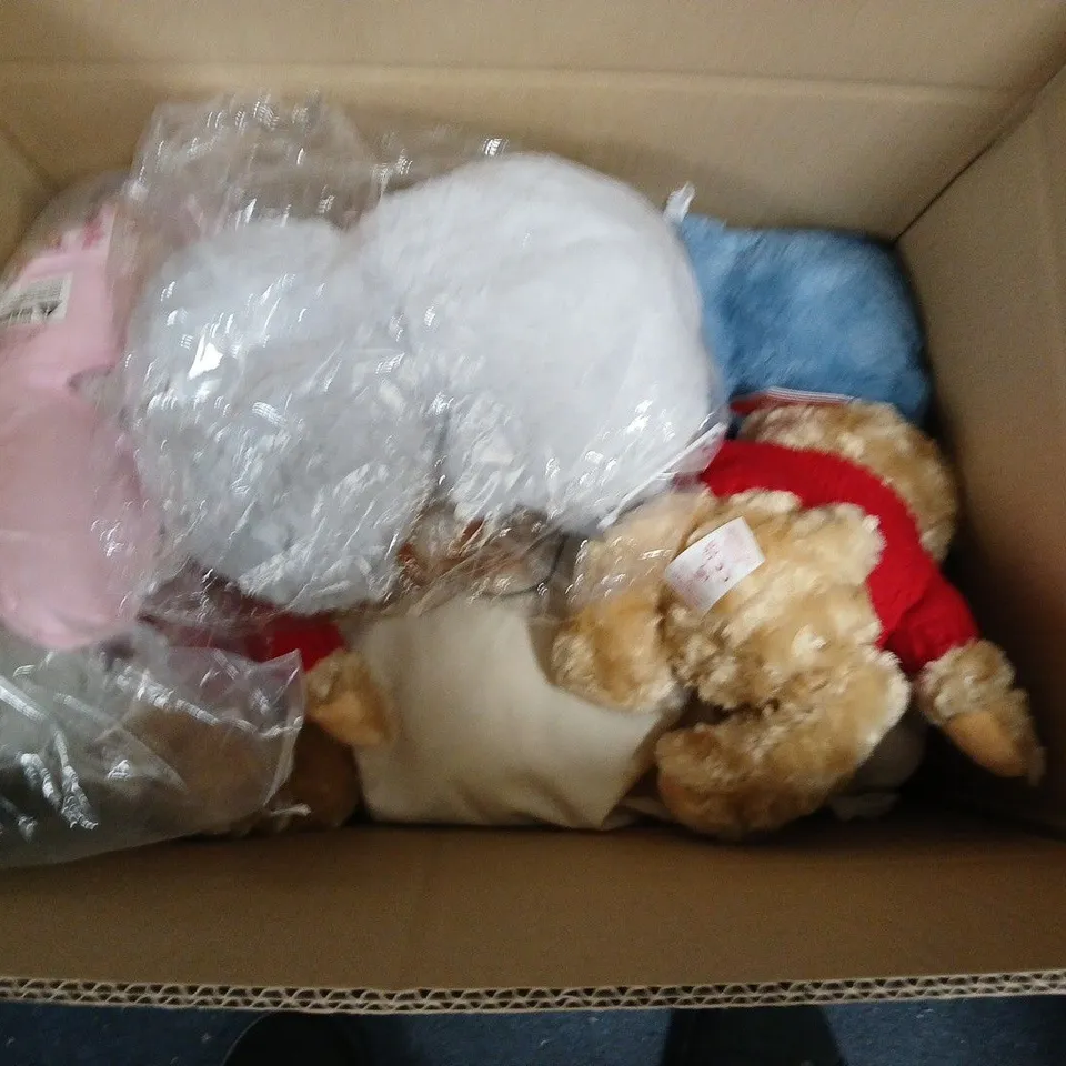 LOT OF APPROXIMATELY 20 ASSORTED PLUSHIES TO INCLUDE PADDINGTON BEAR AND BOSS BABY