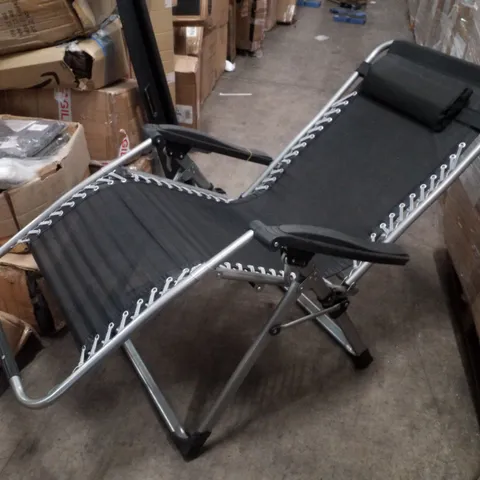 BOXED SUN LOUNGER - BLACK