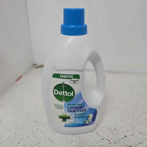 4 DETTOL ANTIBACTERIAL LAUNDRY SANITISERS (1.5L)