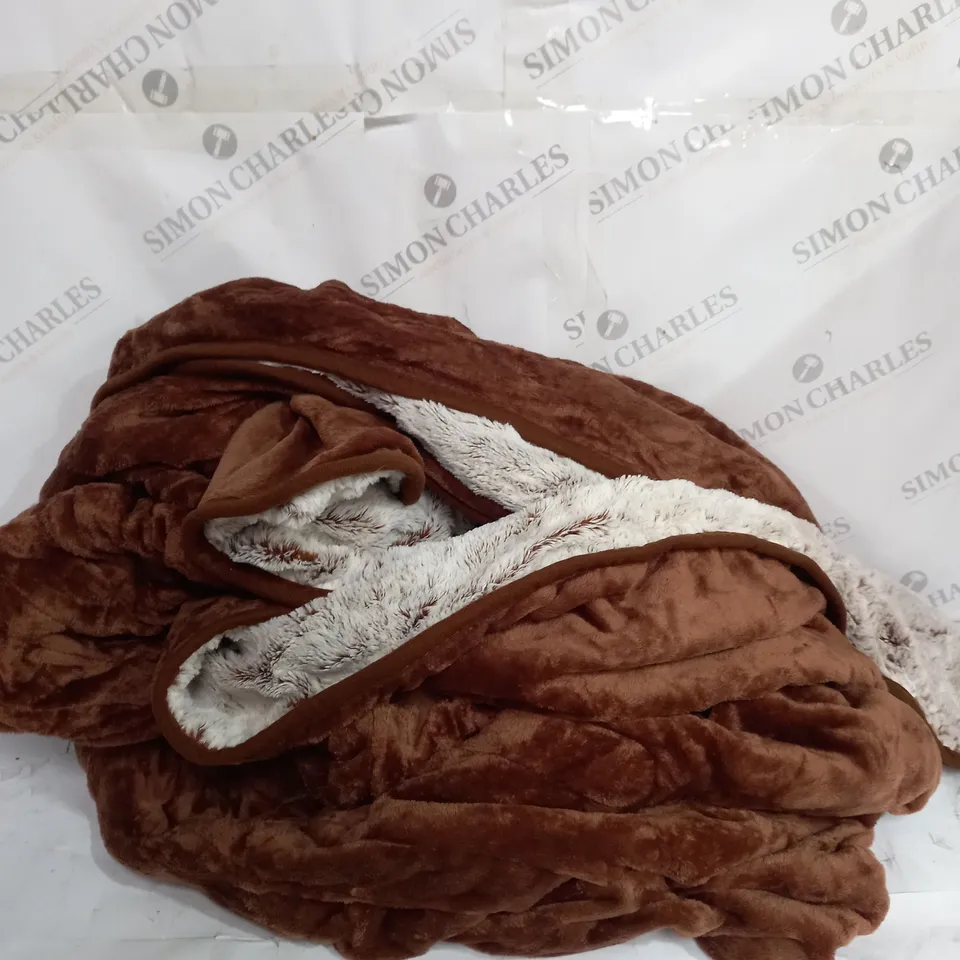 BOXED COZEE HOME LUXURY HEATED THROW IN NEUTRAL/BROWN