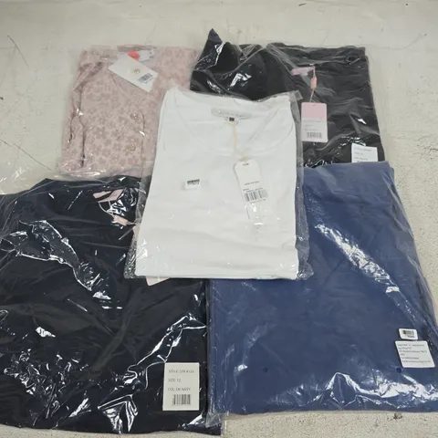APPROXIMATELY 30 ASSORTED CLOTHING ITEMS IN VARIOUS SIZES, STYLES & COLOURS TO INCLUDE BRANDS SUCH AS MAISON DE NIMES, CHARLOTTE WEST, &MAISI, ETC - COLLECTION ONLY