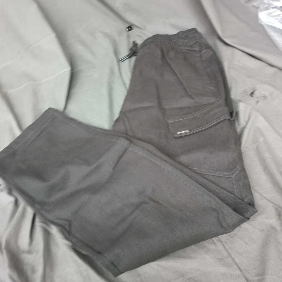BEE INSPIRED VERDI CARGO PANT – CHARCOAL, MEN’S, SIZE 34/34
