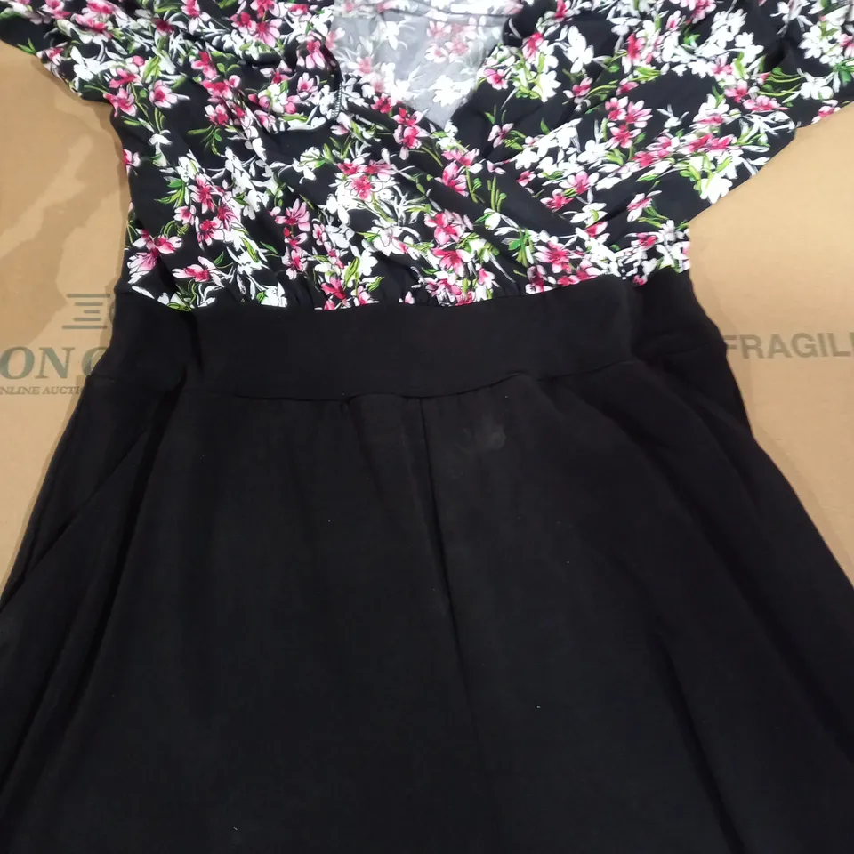 KIM AND CO JUMPSUIT LARGE