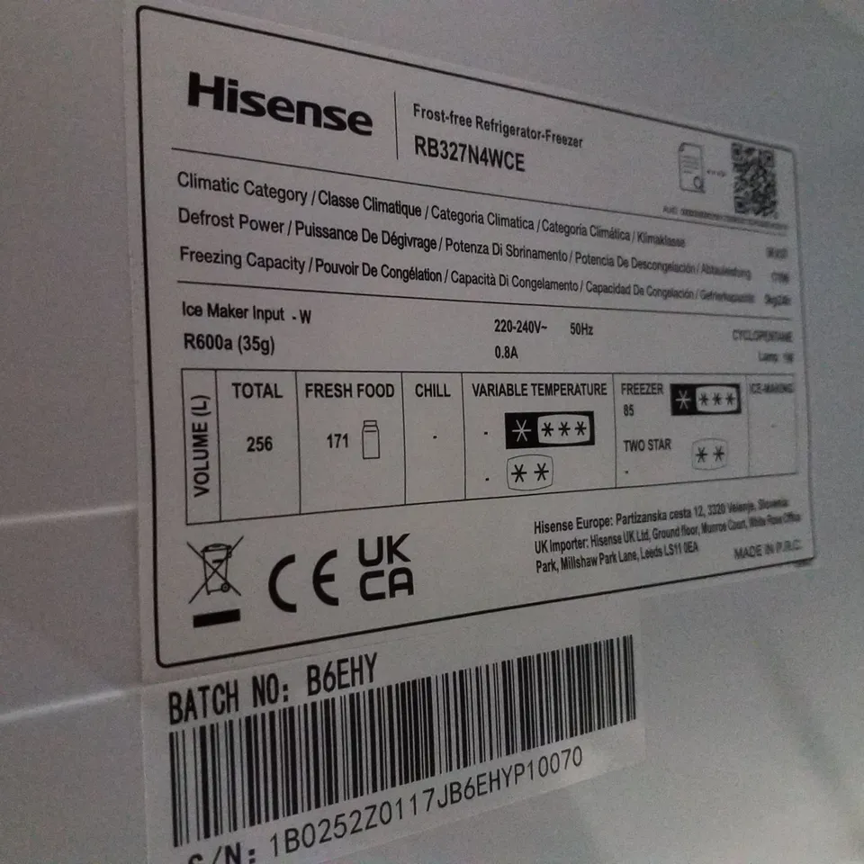 HISENSE RB327N4WCE 50/50 FRIDGE FREEZER - SILVER 