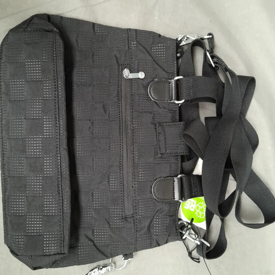 KIPLING HANDBAG IN BLACK 