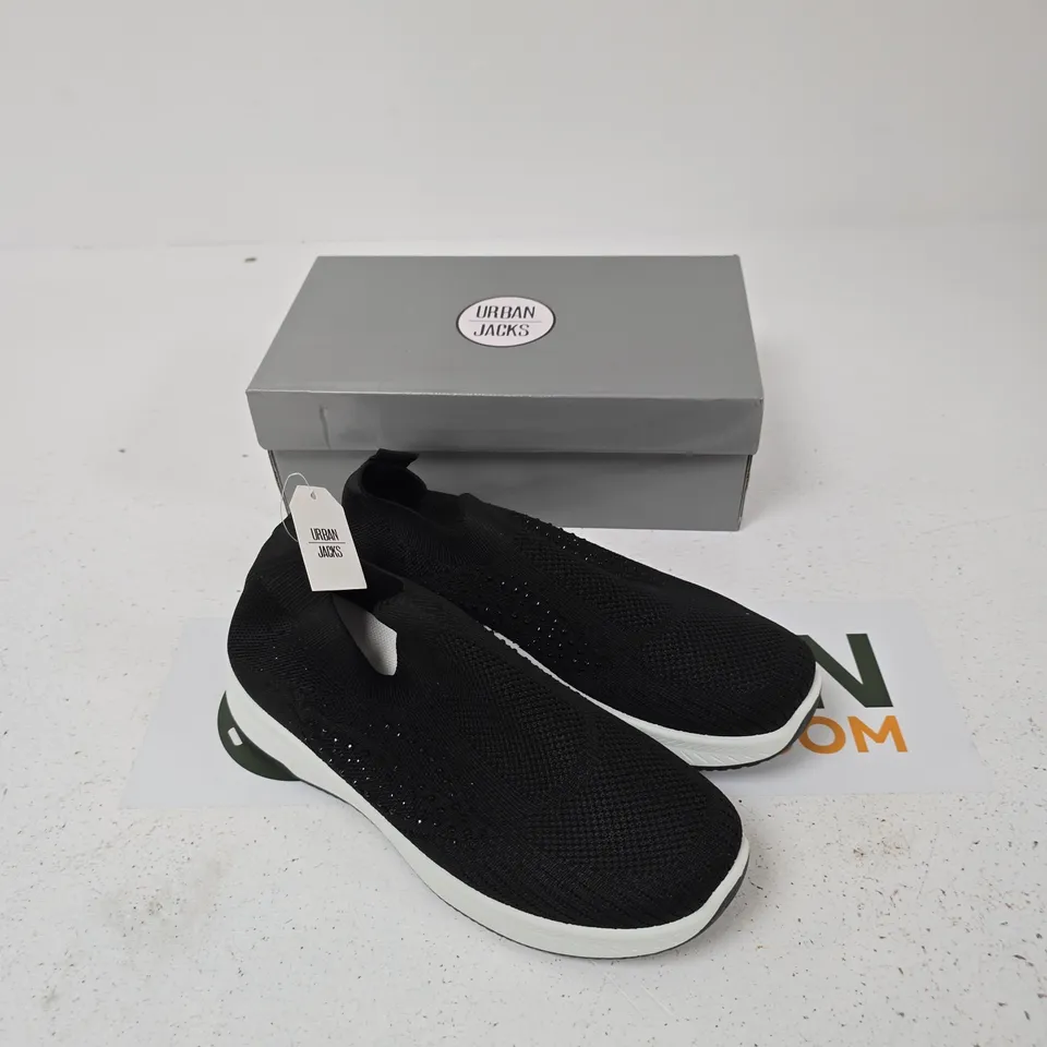 URBAN JACKS NEGRONI SLIP-ON SNEAKERS – BLACK, UK SIZE 7