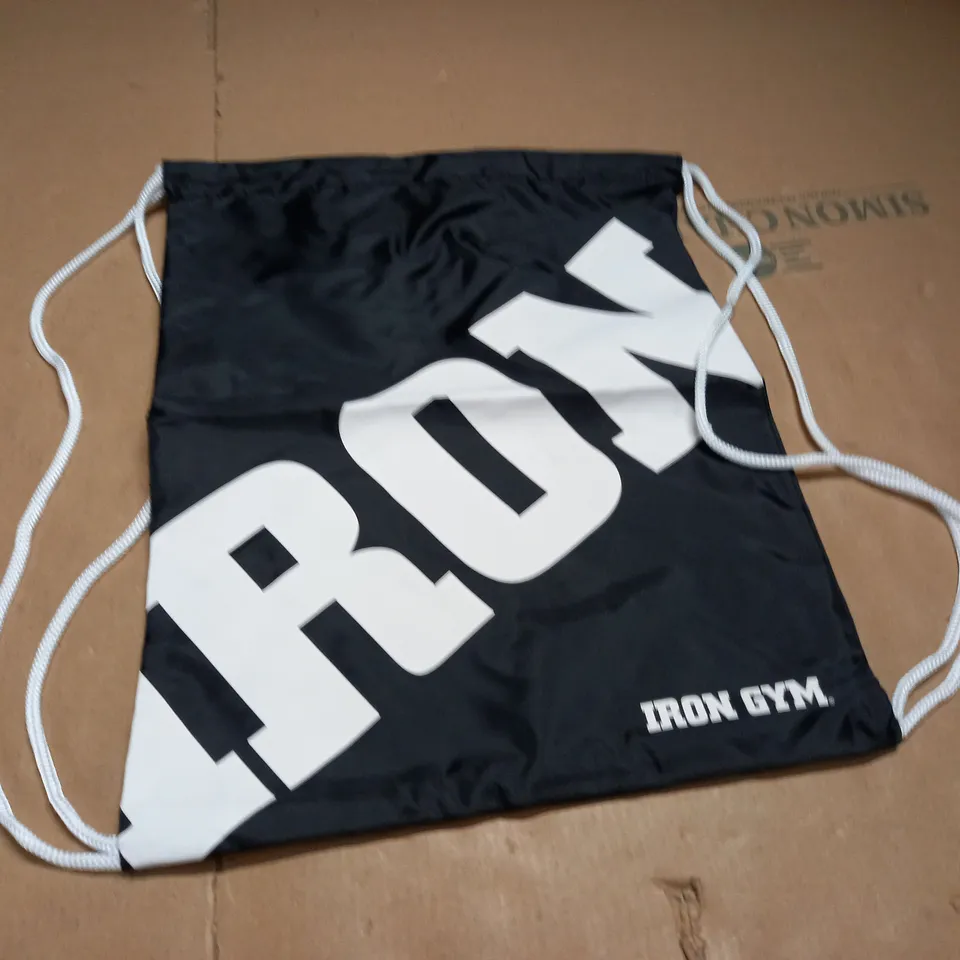 LOT OF APPROXIMATELY 20 IRON GYM STRING STRAP BAGS