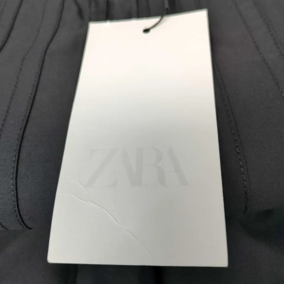 ZARA WOMEN’S BLACK PLEATED PULL-ON SKIRT – SIZE S