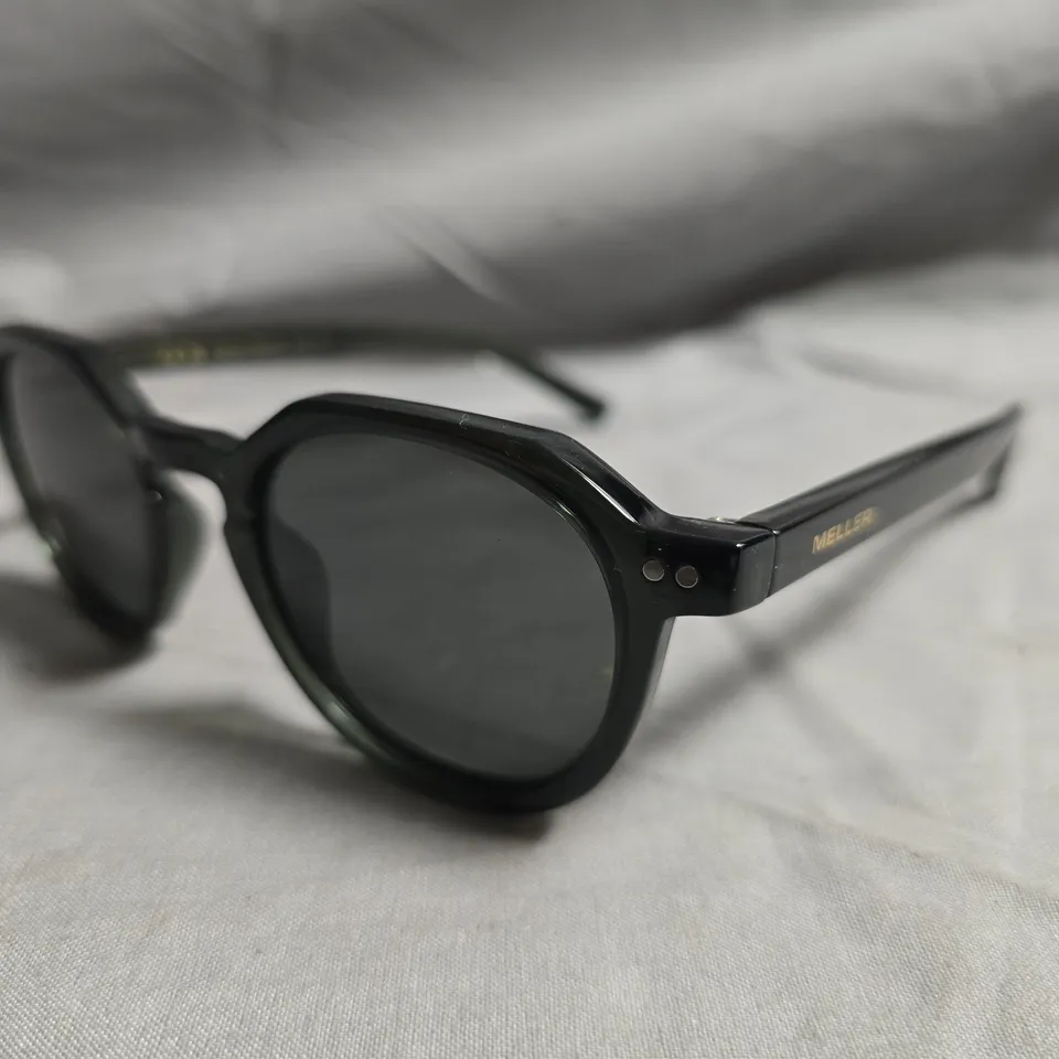 MELLER SUNGLASSES – BLACK ROUND FRAME, MODEL CH4-FOGOLI
